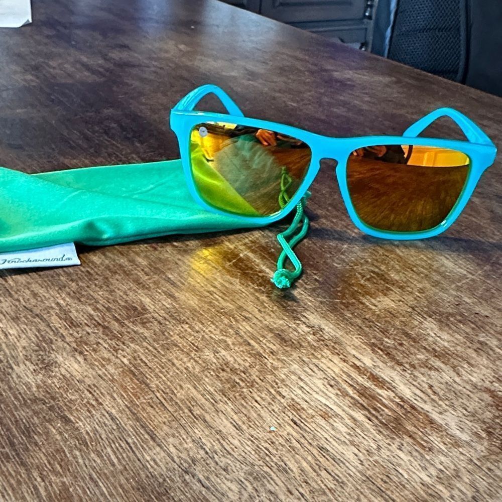 NWOT Unisex polarized Knockaround Fast Lanes Sport Pool Blue / Sunset